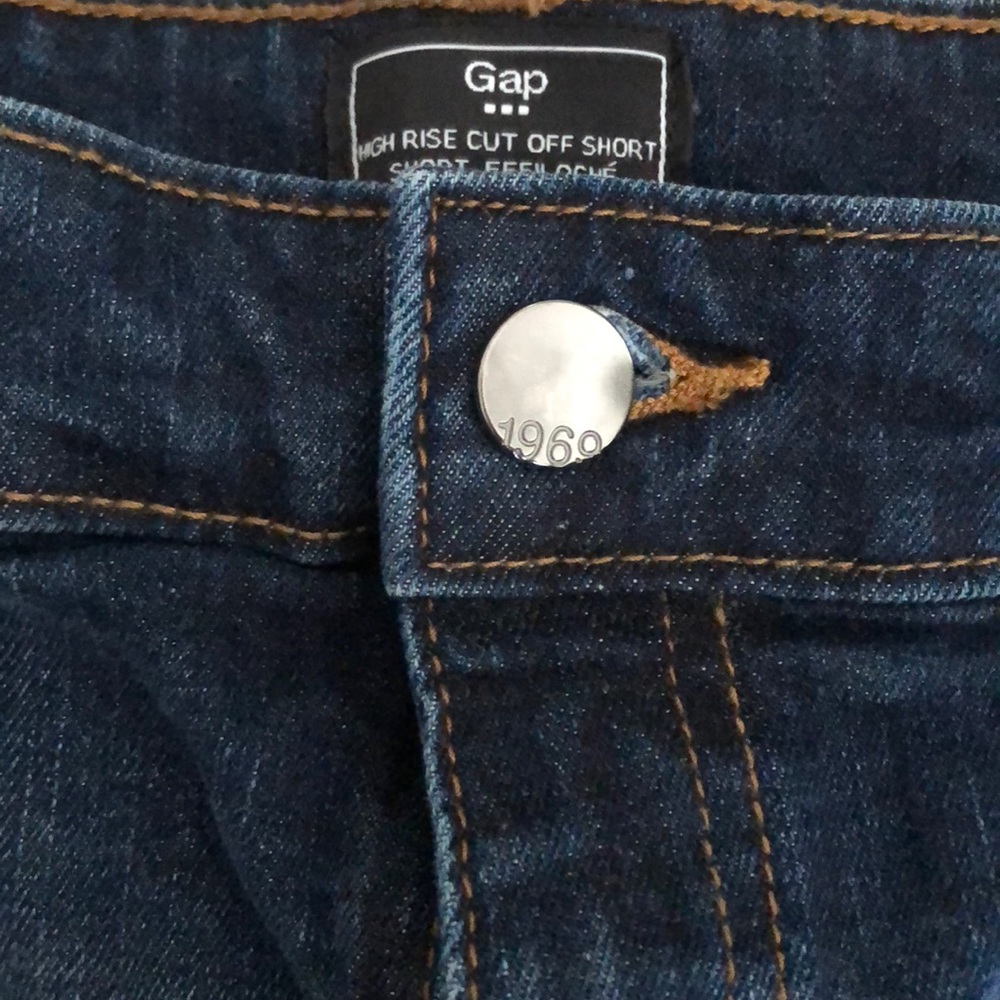 Gap High Rise Cut Off Shorts - Picture 2 of 5